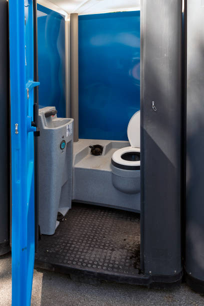 Best Luxury portable toilet rental  in Palmyra, IN